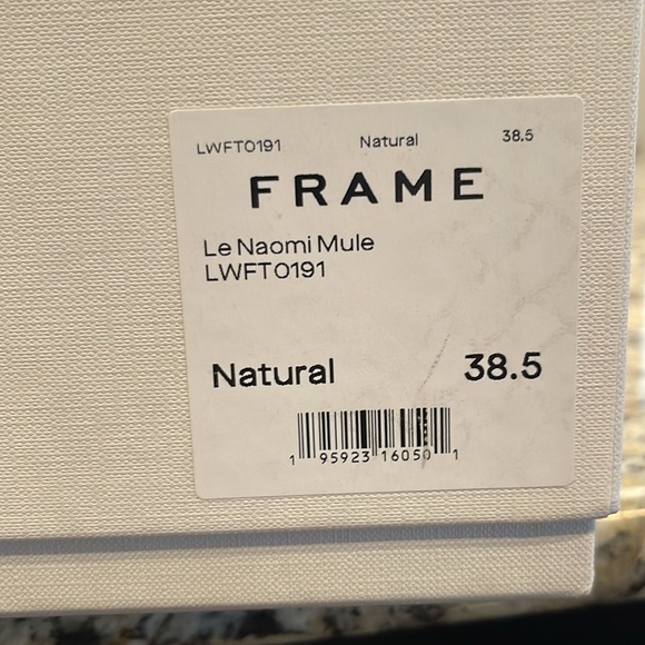 FRAME Le Naomi Mule. Size 3.8. - Picture 5 of 6